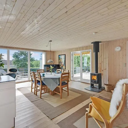 別荘 3 Bedroom Gorgeous In Bjert *